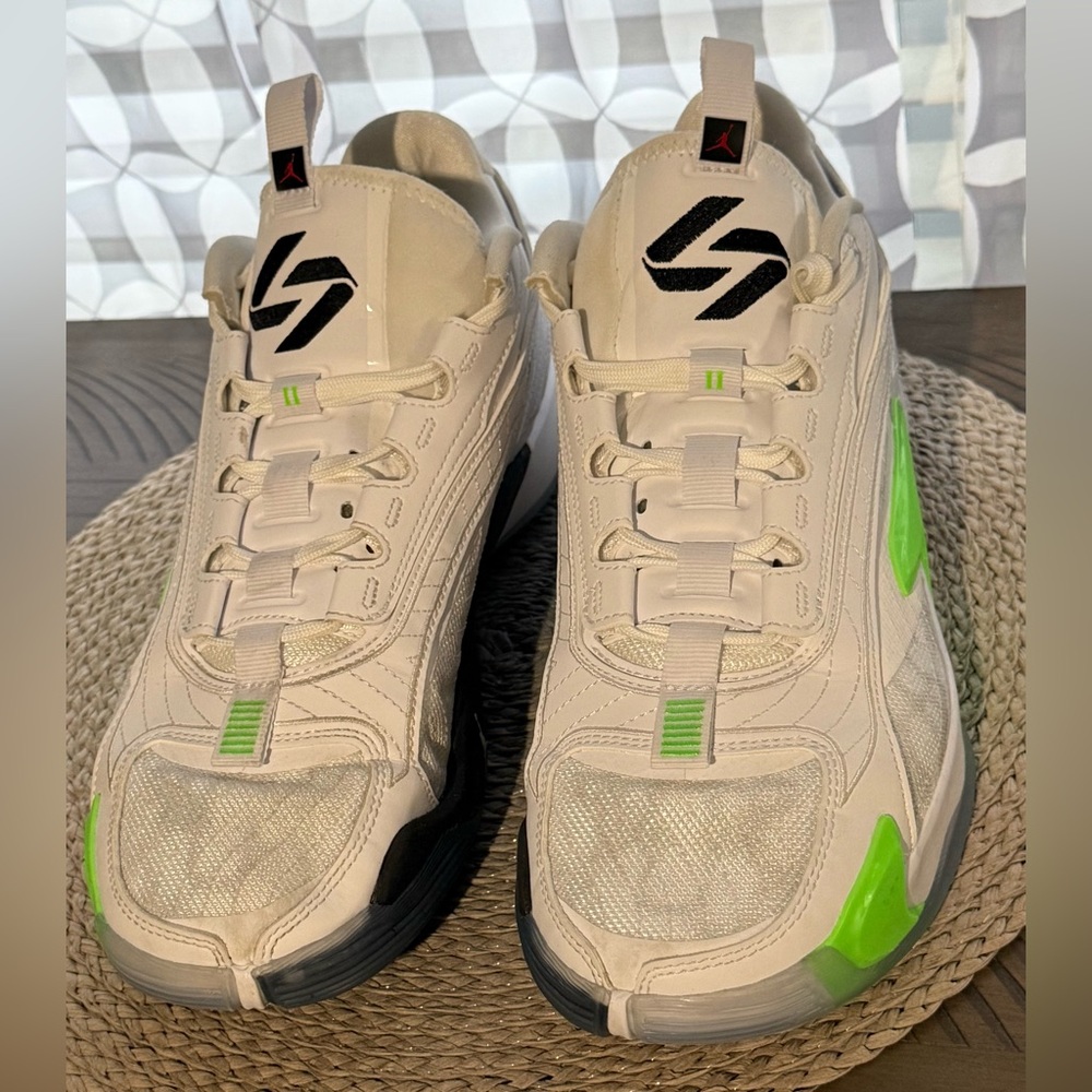 Nike Air Jordan Luka 2 basketball shoes, white N vibrant green Man’s size 10.5 - Picture 3 of 10